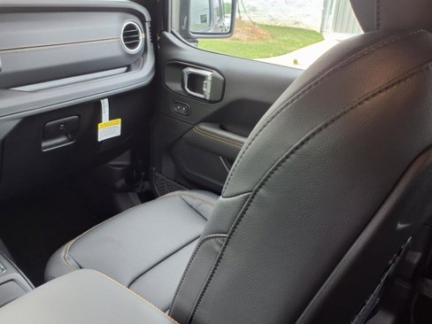 New 2025 Jeep Wrangler Sahara w/ Safety Group image 25