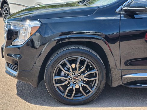 Used 2023 GMC Terrain Denali w/ Black Diamond Edition image 9