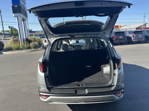 Certified 2025 Hyundai Tucson SE image 9