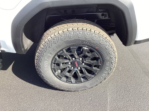 New 2026 GMC Canyon Elevation w/ Convenience Package image 11