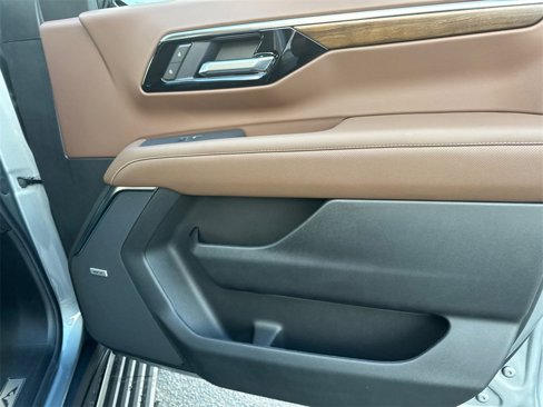 New 2026 Chevrolet Suburban High Country image 15