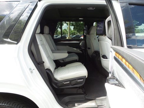 Used 2025 Cadillac Escalade Sport Platinum image 42
