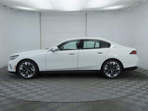 Used 2025 BMW 530i image 9