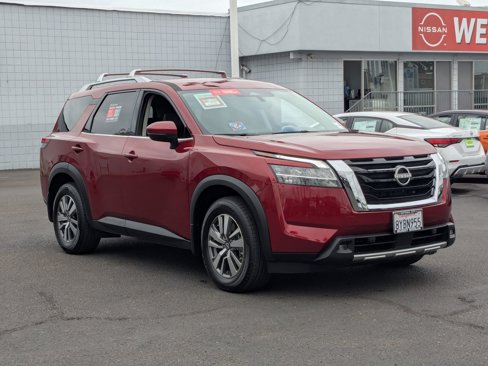 Certified 2022 Nissan Pathfinder SL image 2