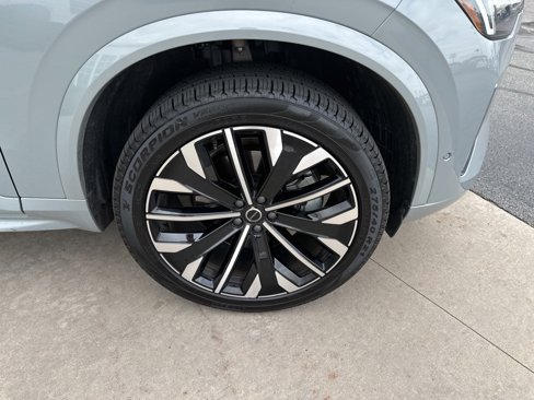 Certified 2025 Volvo XC90 B5 Plus image 14