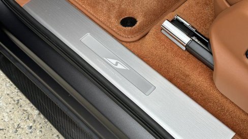 New 2025 Bentley Bentayga Plug-In Hybrid image 15
