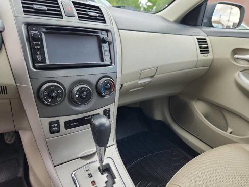 Used 2013 Toyota Corolla LE Special Edition image 14