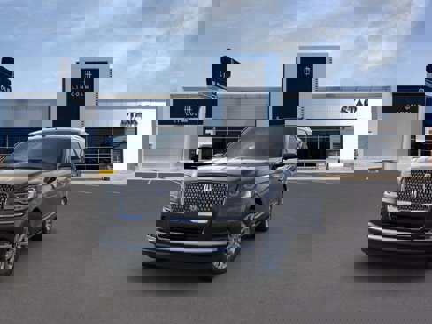 New 2022 Lincoln Navigator 4WD image 2