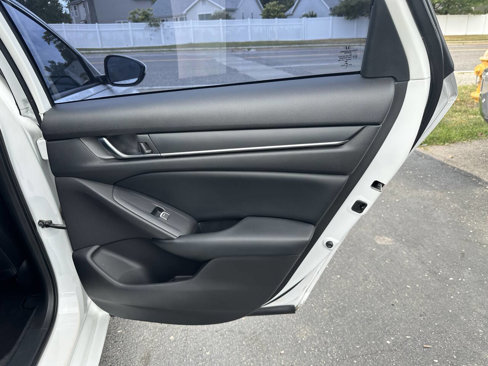 Used 2018 Honda Accord Sport image 13
