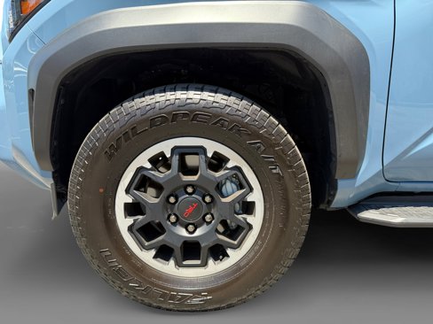 Used 2025 Toyota 4Runner TRD Off-Road image 9