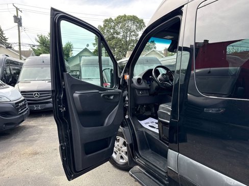 Used 2021 Mercedes-Benz Sprinter 2500 image 12