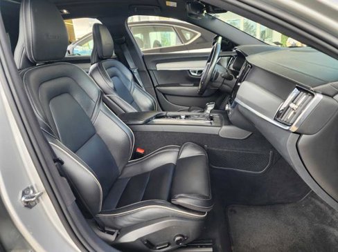 Used 2020 Volvo S90 T6 R-Design image 17