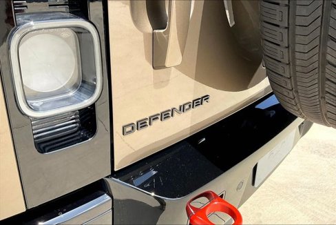 New 2025 Land Rover Defender 110 X image 9
