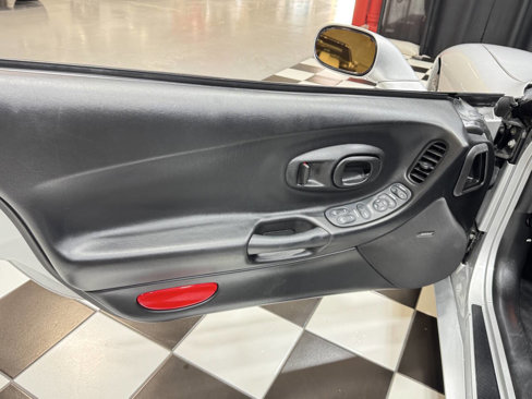 Used 2002 Chevrolet Corvette Convertible w/ Preferred Equipment Group2 image 37