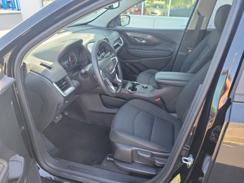 Used 2024 GMC Terrain SLE image 11