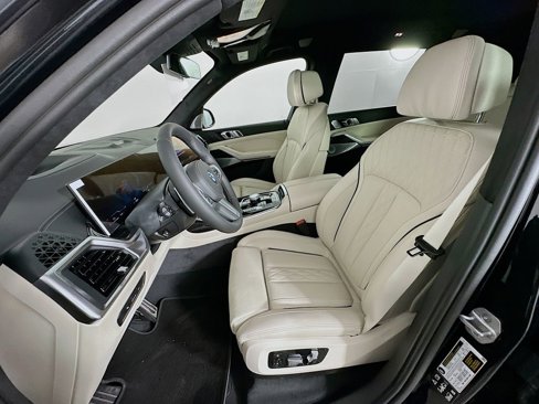 New 2026 BMW X7 xDrive40i w/ Executive Package image 16
