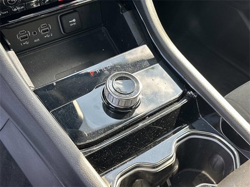 Certified 2023 Jeep Grand Cherokee Laredo w/ Luxury Tech Group I image 22
