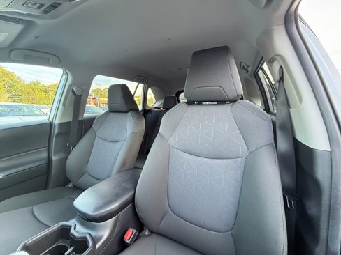 Used 2025 Toyota RAV4 XLE image 25