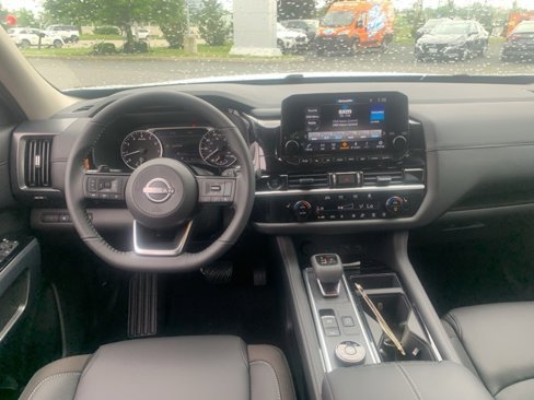New 2025 Nissan Pathfinder SL image 27