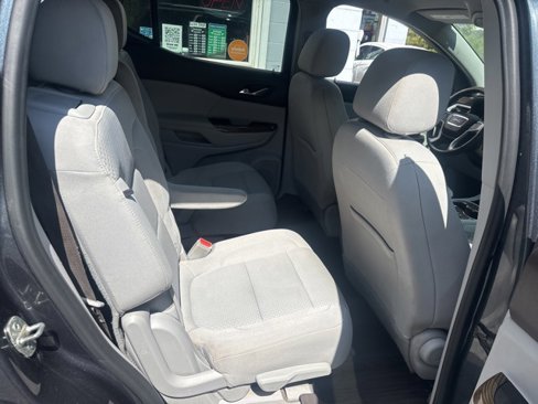 Used 2020 GMC Acadia SLE w/ Driver Convenience Package image 8