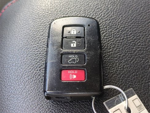 Used 2017 Toyota RAV4 XLE image 30