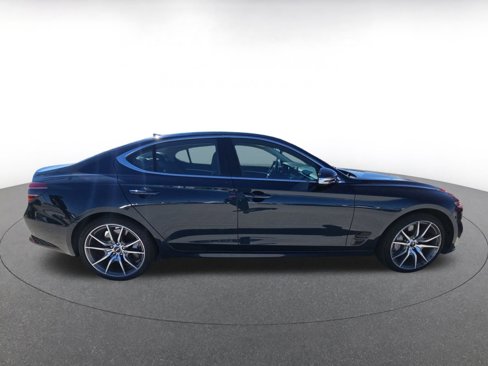 Used 2025 Genesis G70 2.5T image 9