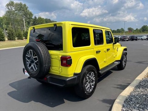 Used 2024 Jeep Wrangler Sahara w/ Technology Group image 5