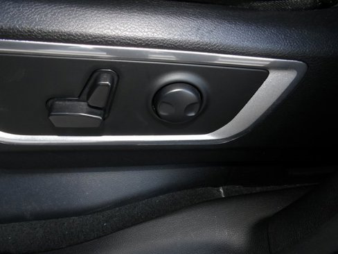 Used 2024 RAM 1500 Laramie image 23