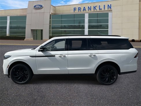 New 2025 Lincoln Navigator L Reserve w/ Jet Appearance Package image 4