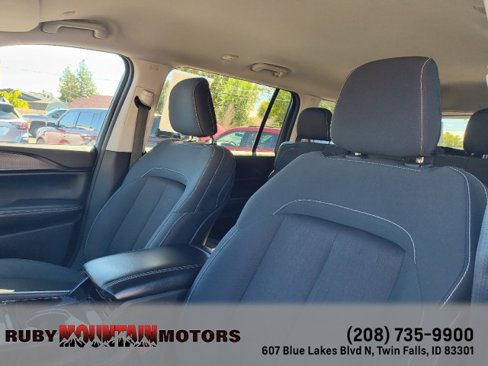 Used 2023 Jeep Grand Cherokee L Laredo image 12