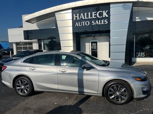 Used 2019 Chevrolet Malibu LT image 1