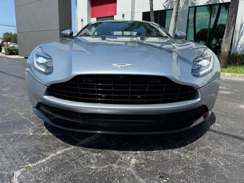 Used 2018 Aston Martin DB11 V12 image 10
