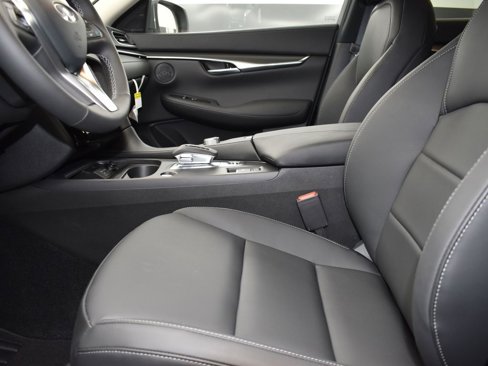 New 2025 INFINITI QX50 Pure image 13