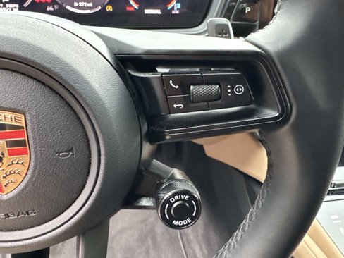 Certified 2024 Porsche Cayenne Coupe image 30