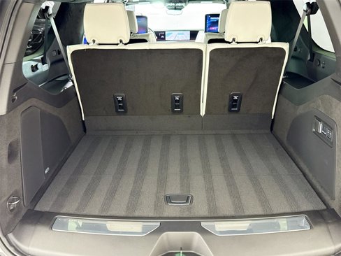 Used 2025 Cadillac Escalade ESV V image 27