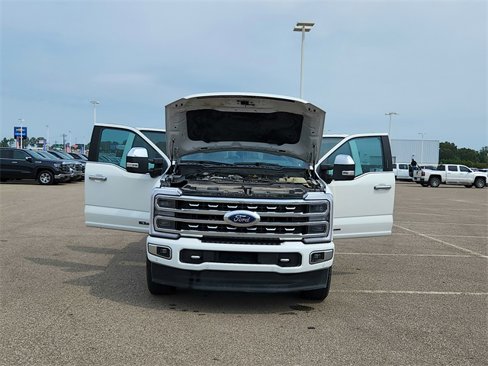 Used 2024 Ford F250 Platinum image 18