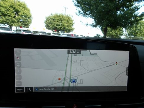 Used 2024 Hyundai Elantra Limited image 36