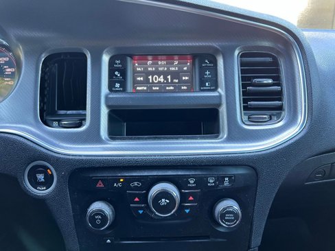 Used 2014 Dodge Charger SE w/ Connectivity Group image 18
