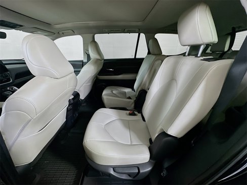 Used 2024 Toyota Grand Highlander XLE image 15