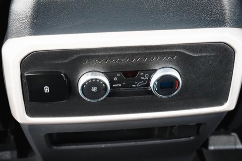 Used 2023 Ford Expedition XLT image 30