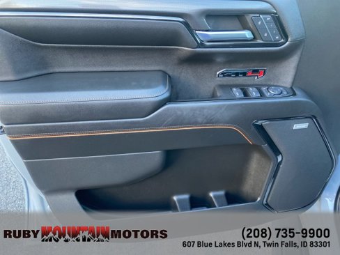 Used 2024 GMC Sierra 1500 AT4 w/ Technology Package image 3
