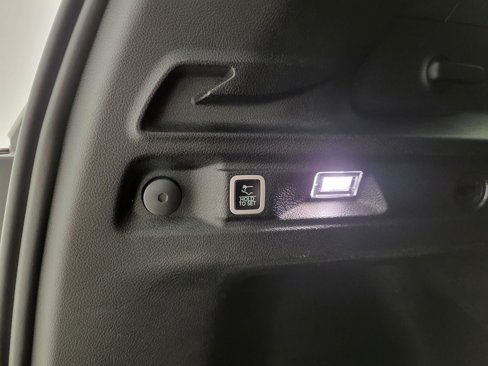 Used 2024 Jeep Grand Cherokee L Laredo image 2