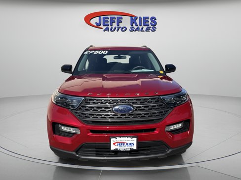 Used 2022 Ford Explorer XLT w/ Equipment Group 202A image 3