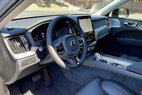New 2026 Volvo XC60 B5 Ultra w/ Climate Package image 8