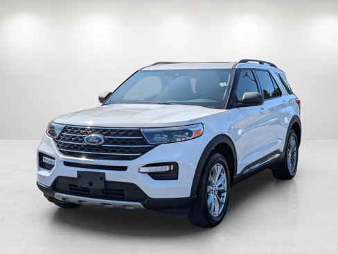Used 2020 Ford Explorer XLT w/ Equipment Group 202A image 1