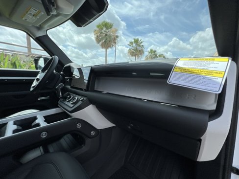 New 2025 Land Rover Defender 130 S image 26