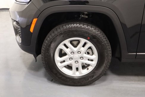 New 2025 Jeep Grand Cherokee Laredo image 23
