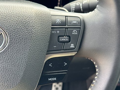 Used 2025 Toyota Camry SE image 25