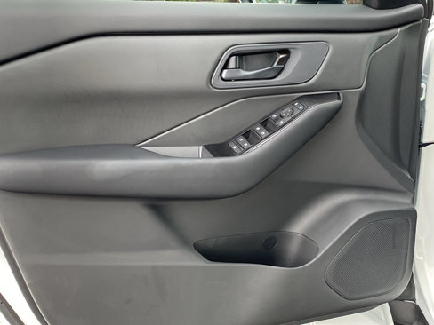 New 2026 Nissan Rogue S image 11