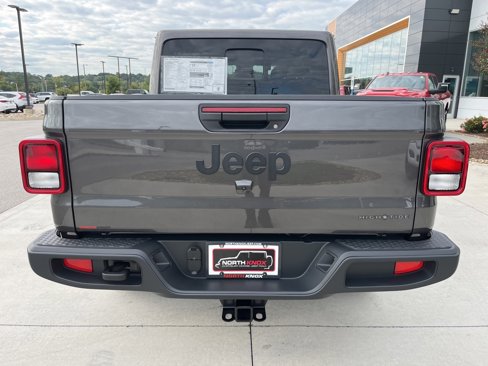 New 2025 Jeep Gladiator Sport image 18